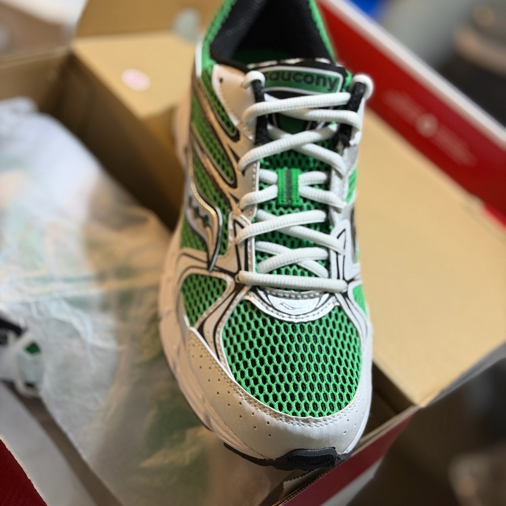 Saucony Kids Sneakers in Green and White
